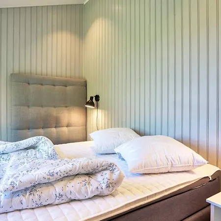 6 Person In Gilleleje-by Traum *